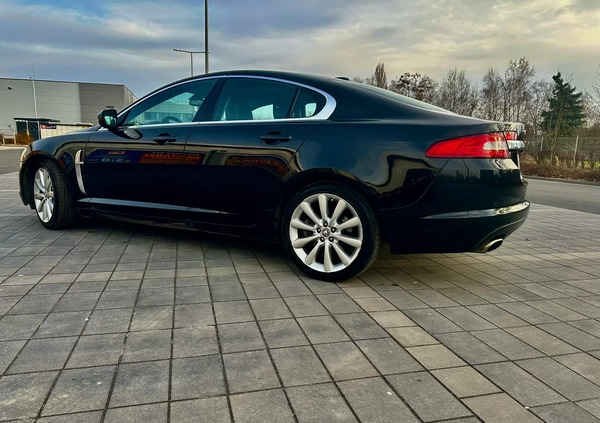 Jaguar XF cena 39900 przebieg: 217000, rok produkcji 2011 z Poznań małe 379